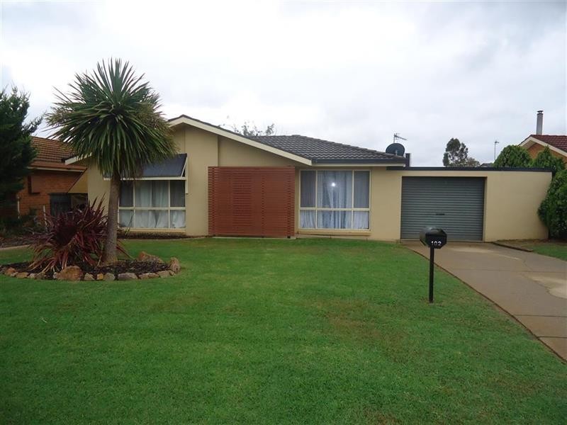 102 Raye St, Tolland NSW 2650