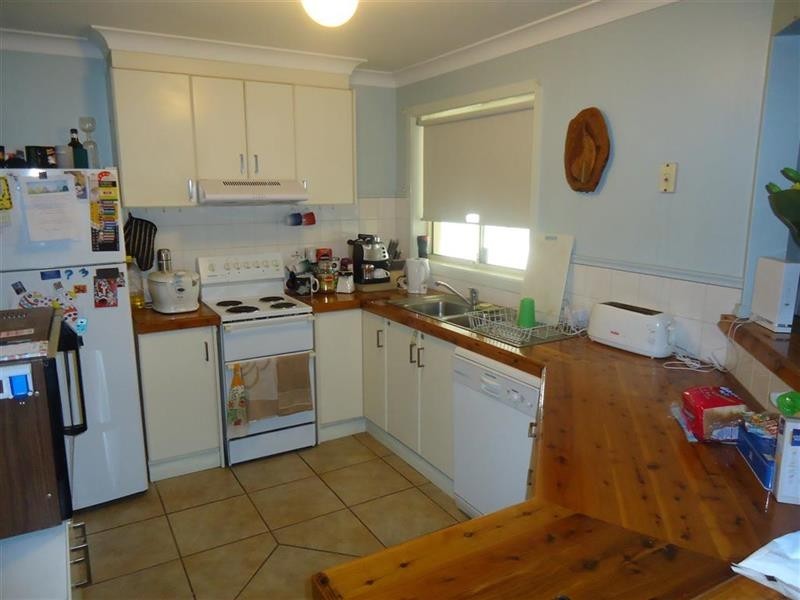 102 Raye St, Tolland NSW 2650