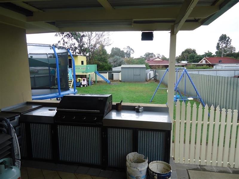 102 Raye St, Tolland NSW 2650
