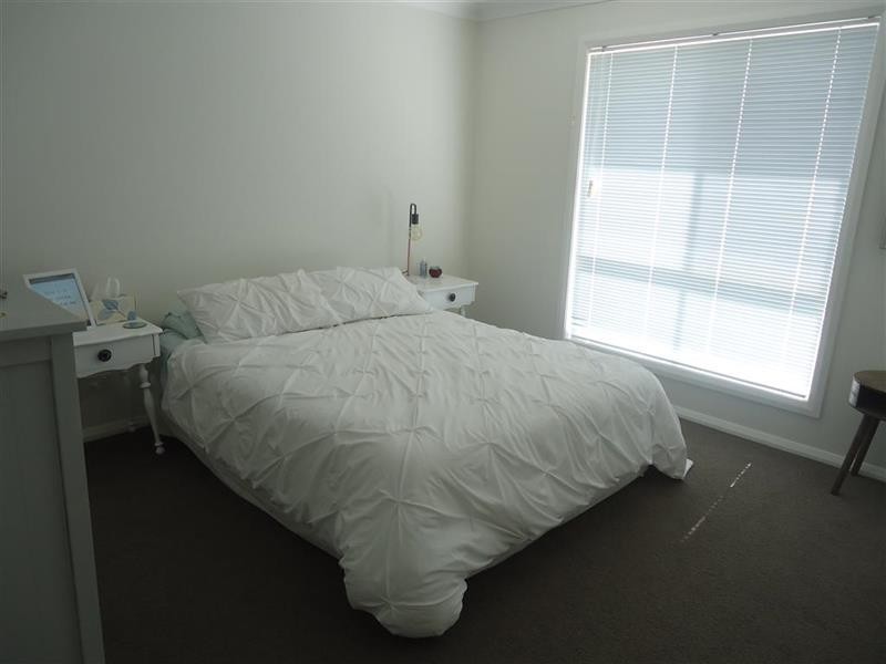 4/26 Pooginook Pl, Bourkelands NSW 2650