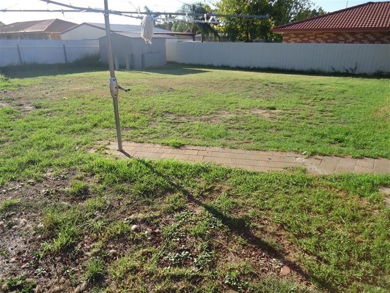 12 Kobi Pl, Glenfield Park NSW 2650