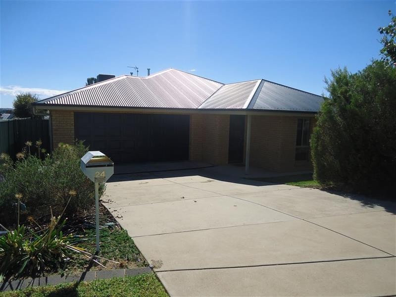 24 Quandong Pl, Forest Hill NSW 2651