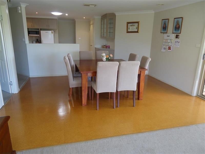 24 Quandong Pl, Forest Hill NSW 2651