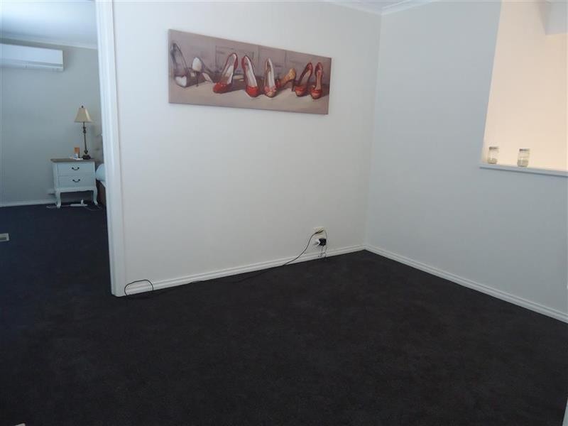 14 Roberts Way, Kooringal NSW 2650