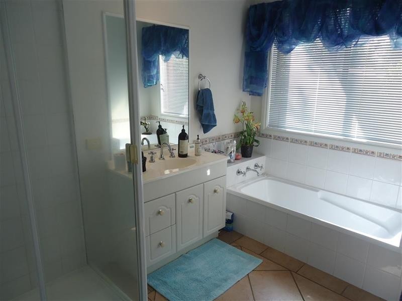 14 Roberts Way, Kooringal NSW 2650