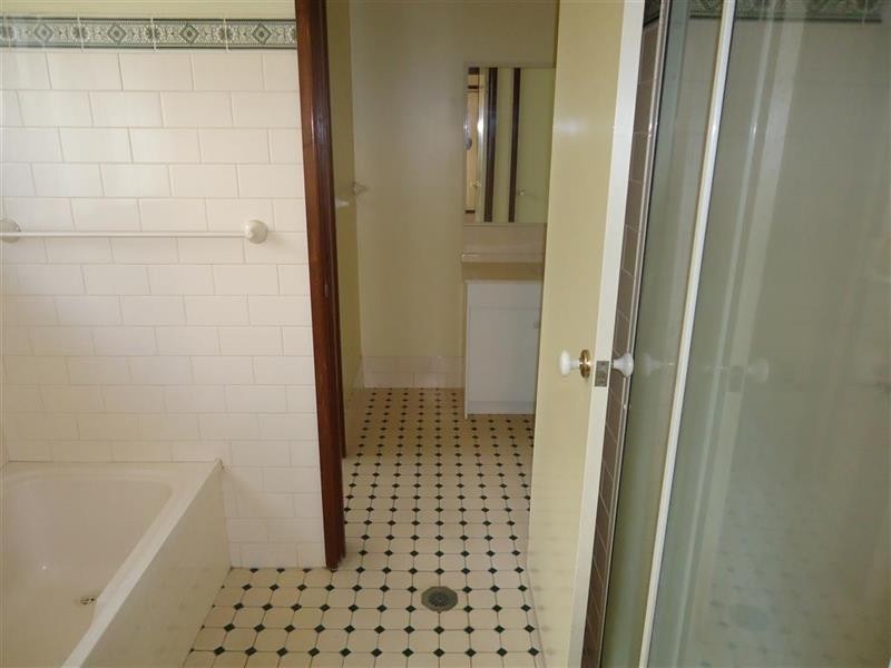 23 O’Connor St, Tolland NSW 2650