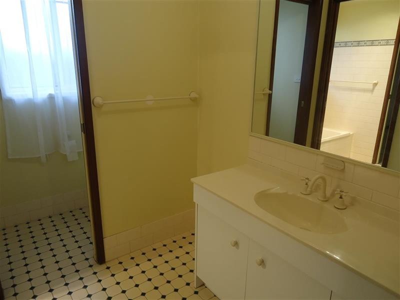 23 O’Connor St, Tolland NSW 2650