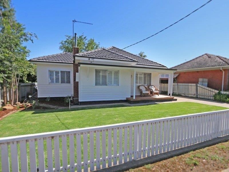 55 Hardy Ave, Wagga Wagga NSW 2650