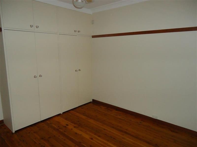 23 Trevor St, Turvey Park NSW 2650