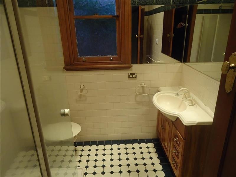 23 Trevor St, Turvey Park NSW 2650