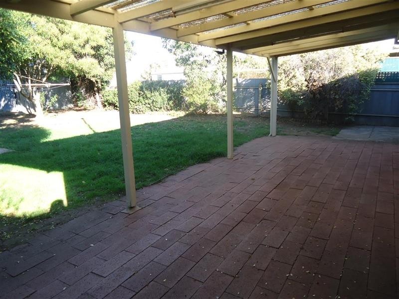 23 Trevor St, Turvey Park NSW 2650