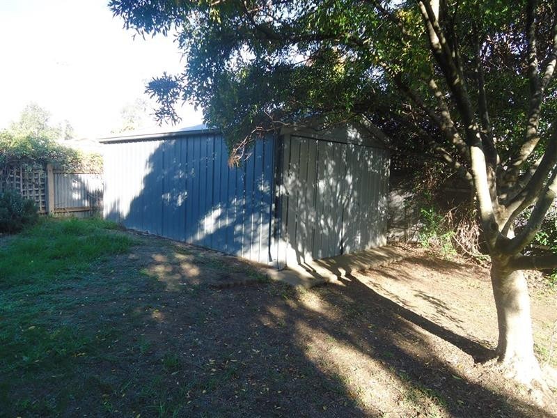 23 Trevor St, Turvey Park NSW 2650
