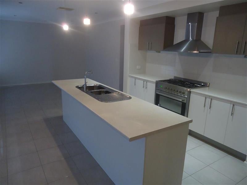 39 Melaleuca Dr, Forest Hill NSW 2651