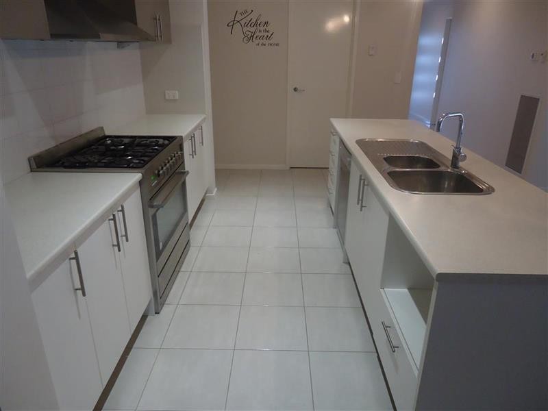 39 Melaleuca Dr, Forest Hill NSW 2651