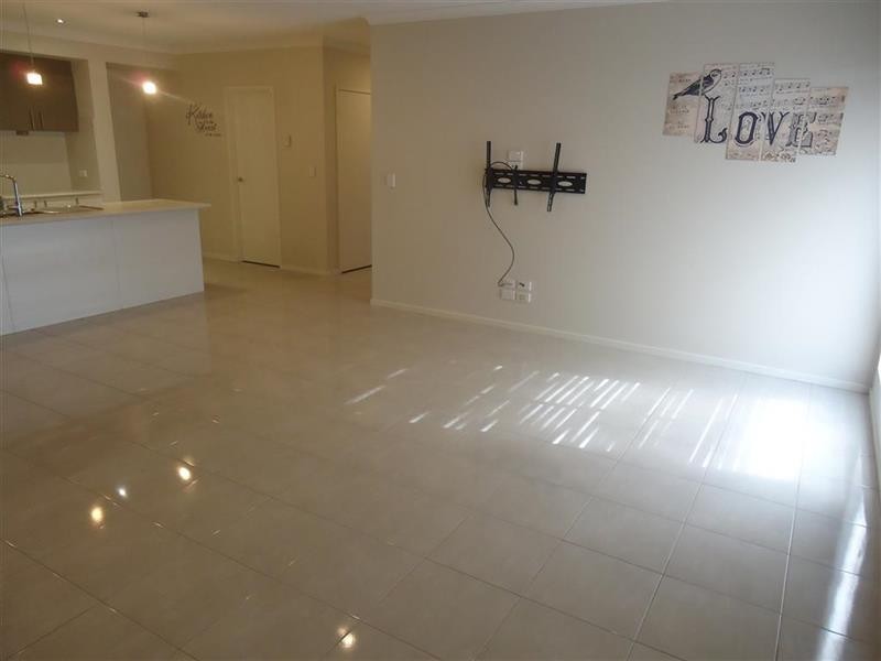 39 Melaleuca Dr, Forest Hill NSW 2651