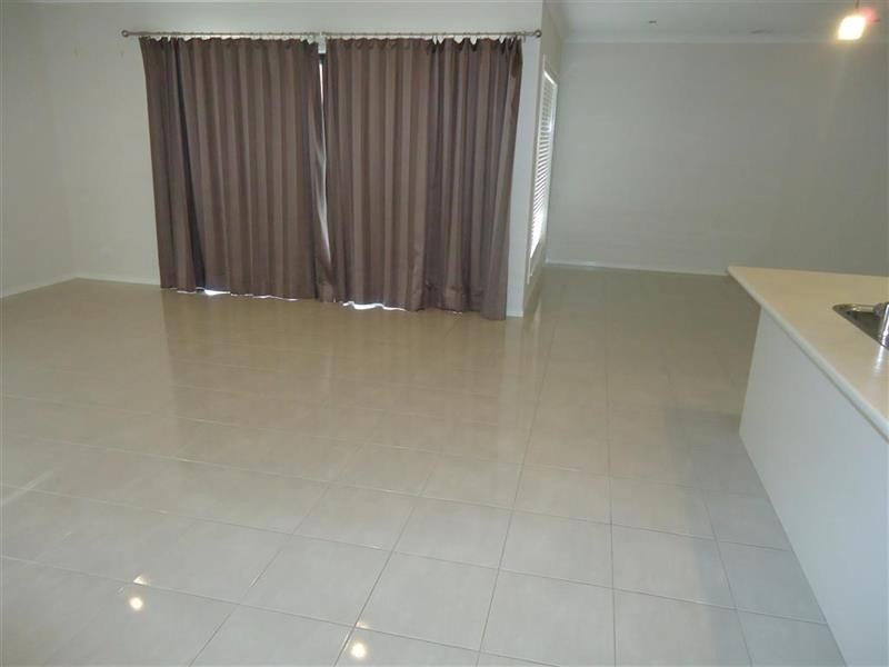 39 Melaleuca Dr, Forest Hill NSW 2651