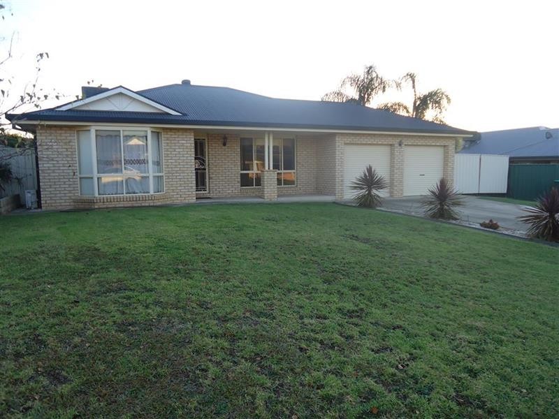 3 Boree Ave, Forest Hill NSW 2651