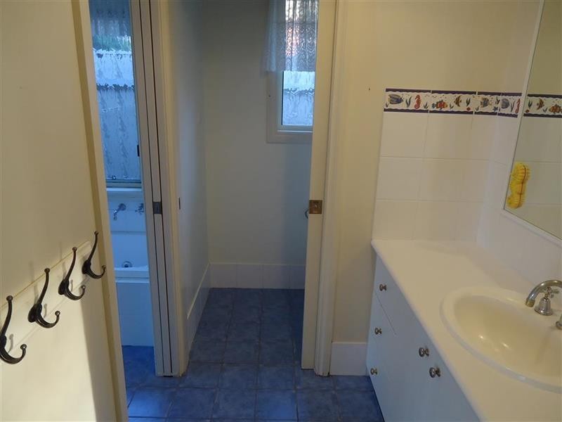 3 Boree Ave, Forest Hill NSW 2651