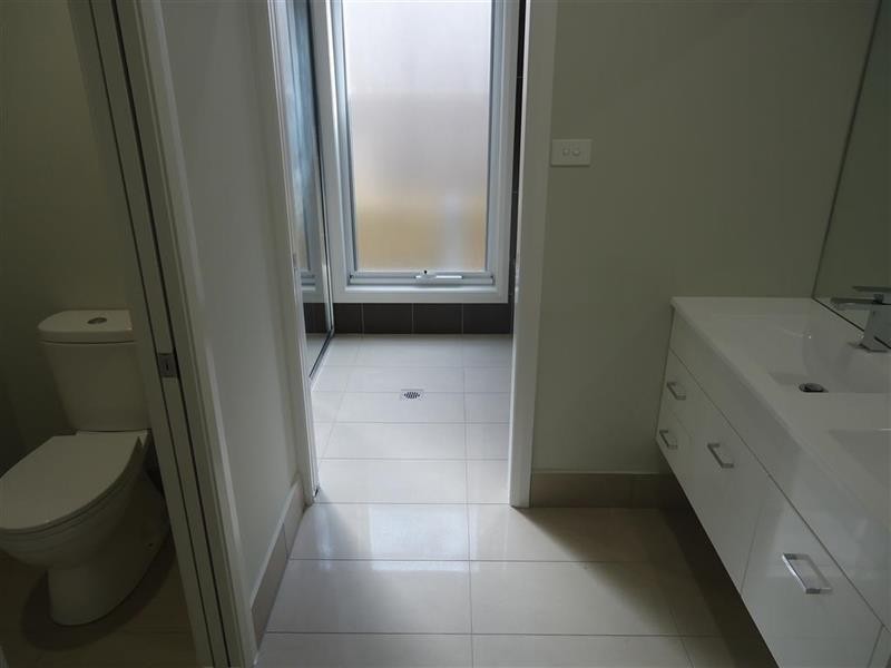 8 Chang Ave, Lloyd NSW 2650