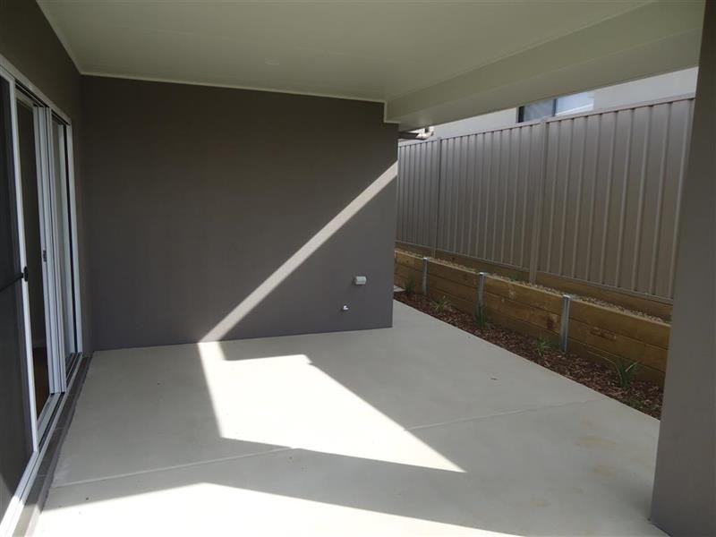 8 Chang Ave, Lloyd NSW 2650