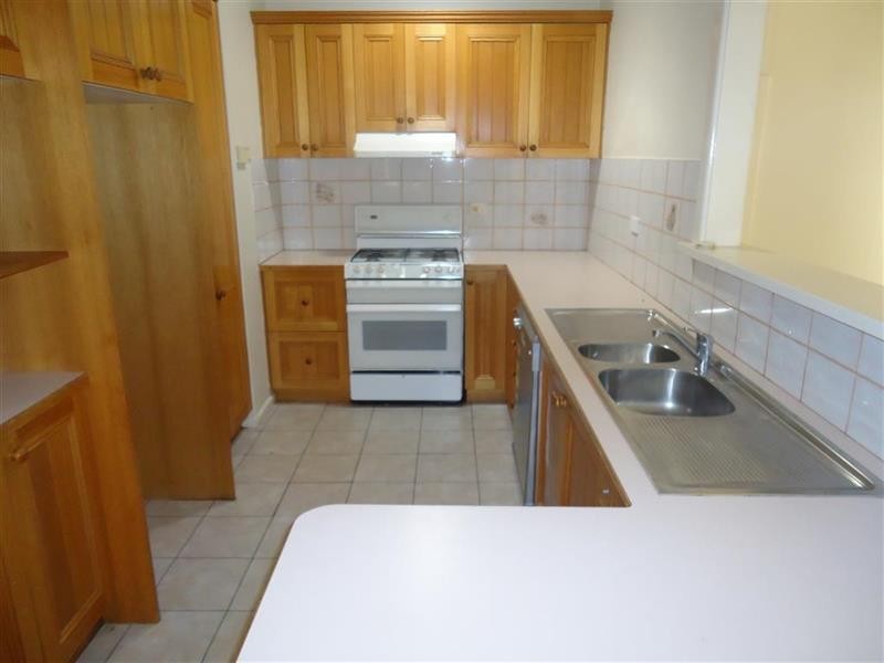26 Warrawong St, Kooringal NSW 2650