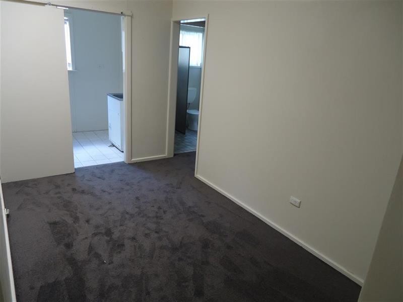26 Warrawong St, Kooringal NSW 2650