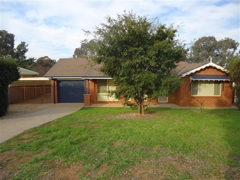 11 Canola Pl, Estella NSW 2650