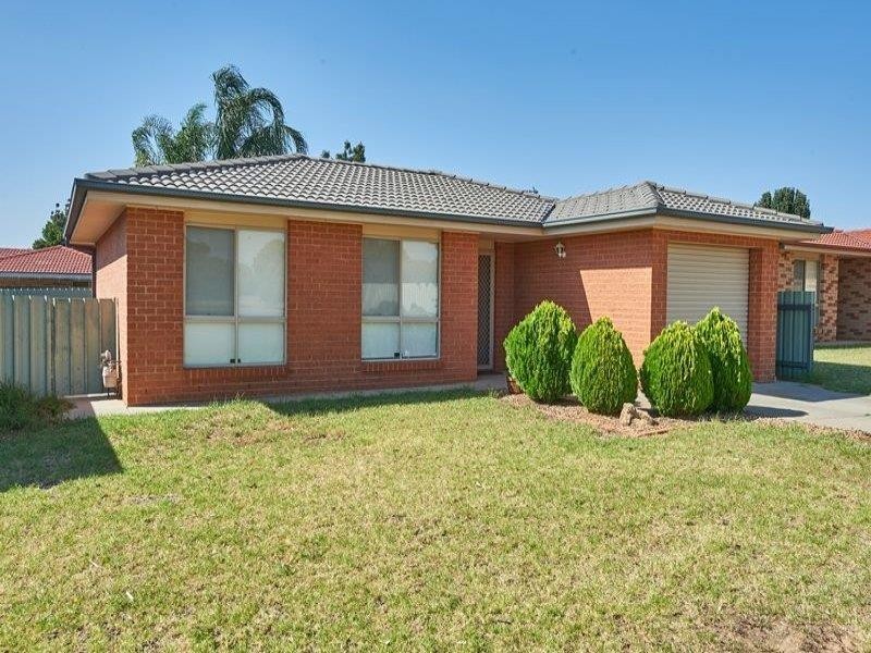 21 Girraween Mews, Glenfield Park NSW 2650