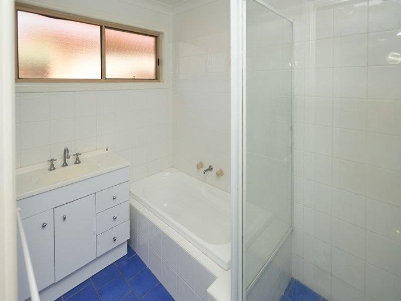 21 Girraween Mews, Glenfield Park NSW 2650