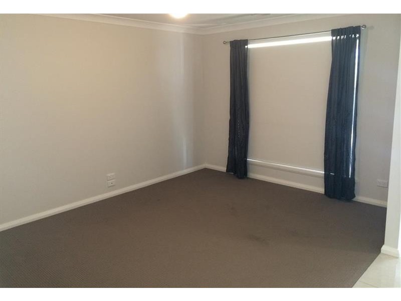 42 Illeura Rd, Bourkelands NSW 2650