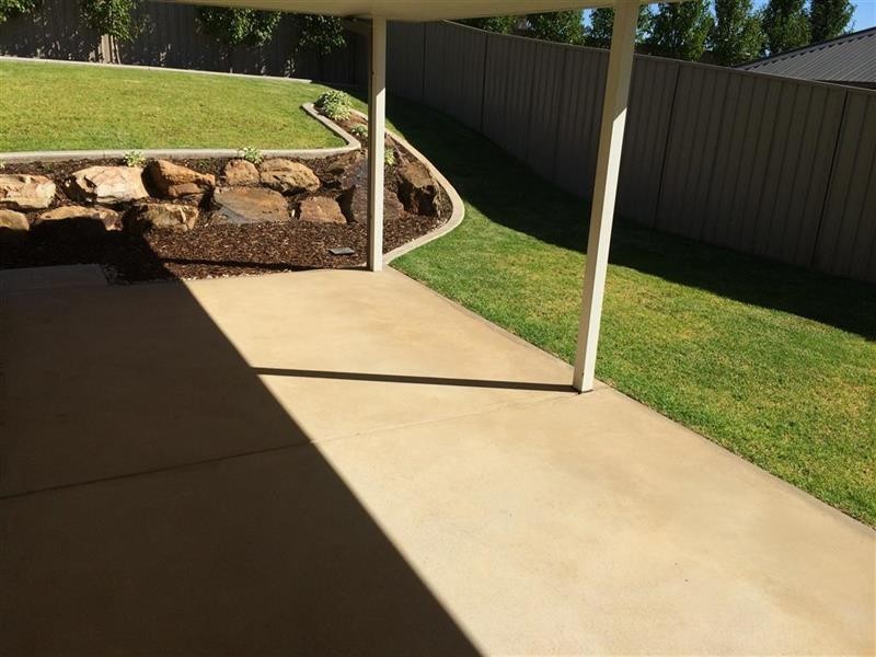 42 Illeura Rd, Bourkelands NSW 2650