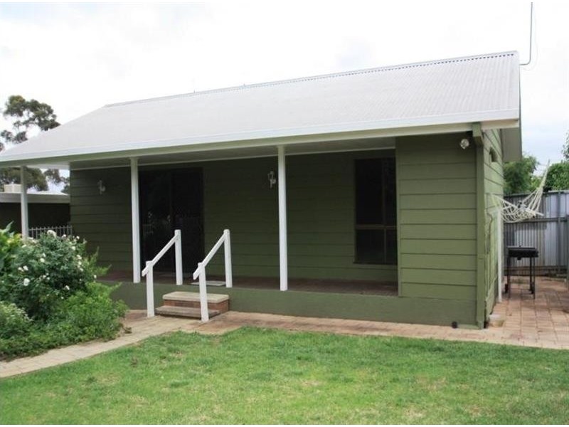 19A Hely Ave, Turvey Park NSW 2650