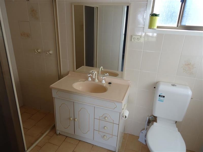 19A Hely Ave, Turvey Park NSW 2650