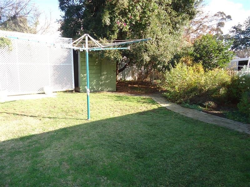 19A Hely Ave, Turvey Park NSW 2650