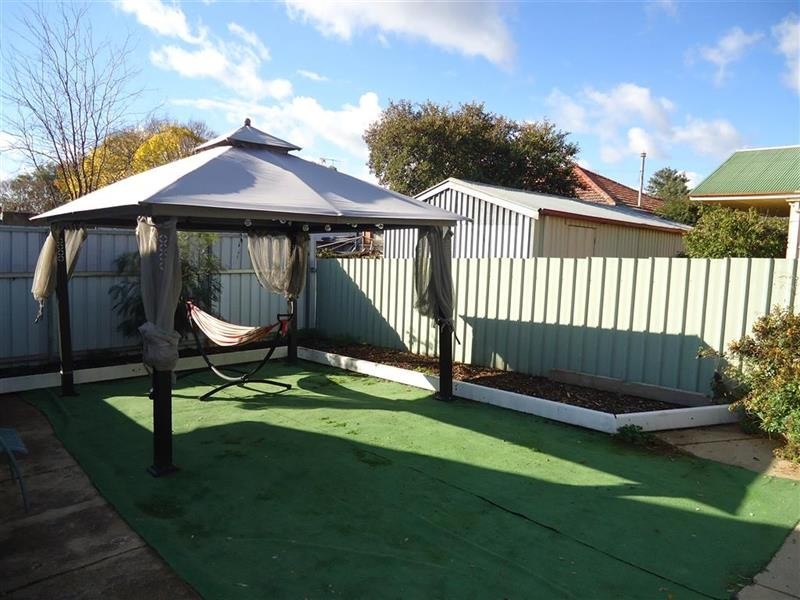 19A Hely Ave, Turvey Park NSW 2650
