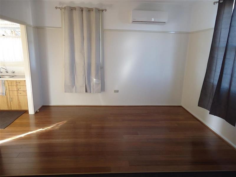 138 Macleay St, Turvey Park NSW 2650