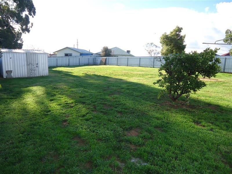 138 Macleay St, Turvey Park NSW 2650