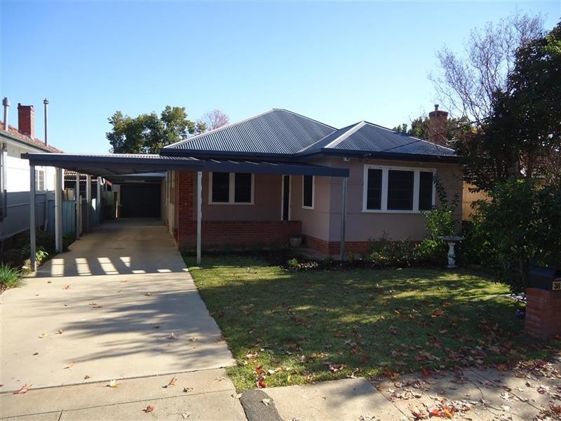 38 Mair St, Turvey Park NSW 2650
