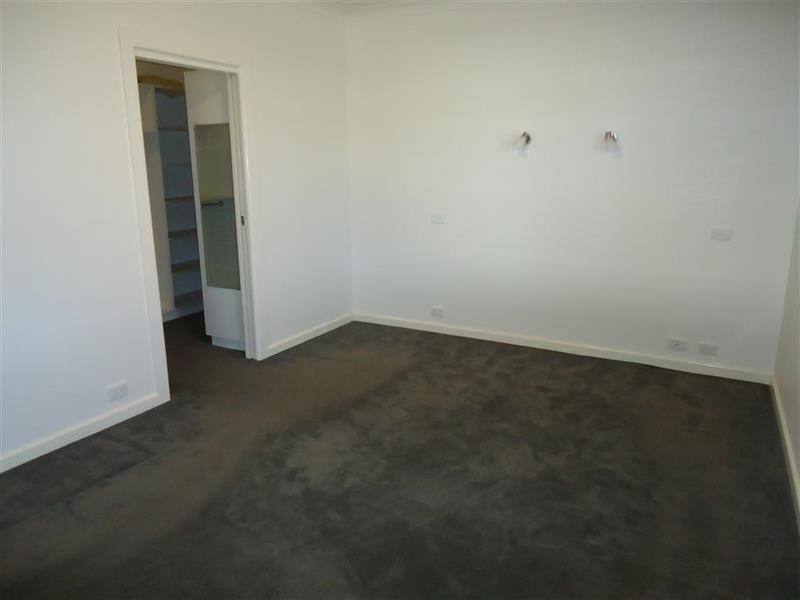 38 Mair St, Turvey Park NSW 2650