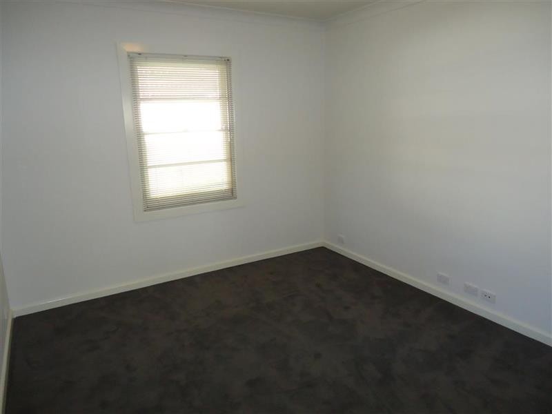 38 Mair St, Turvey Park NSW 2650