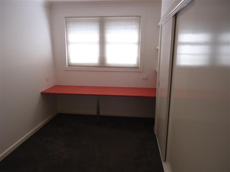 38 Mair St, Turvey Park NSW 2650