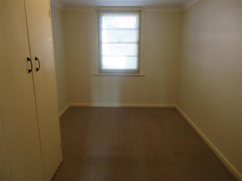 38 Mair St, Turvey Park NSW 2650