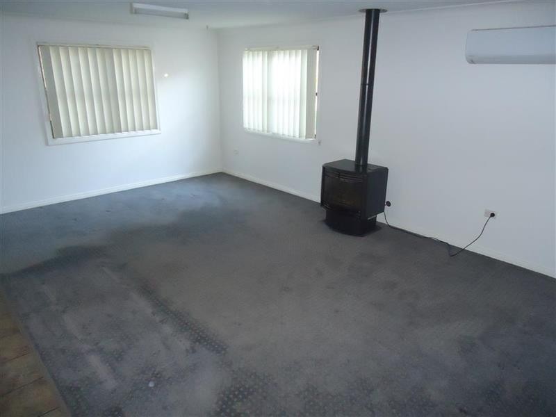 38 Mair St, Turvey Park NSW 2650