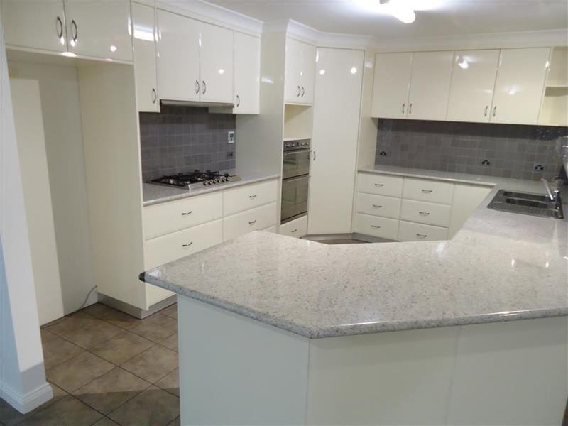 38 Mair St, Turvey Park NSW 2650