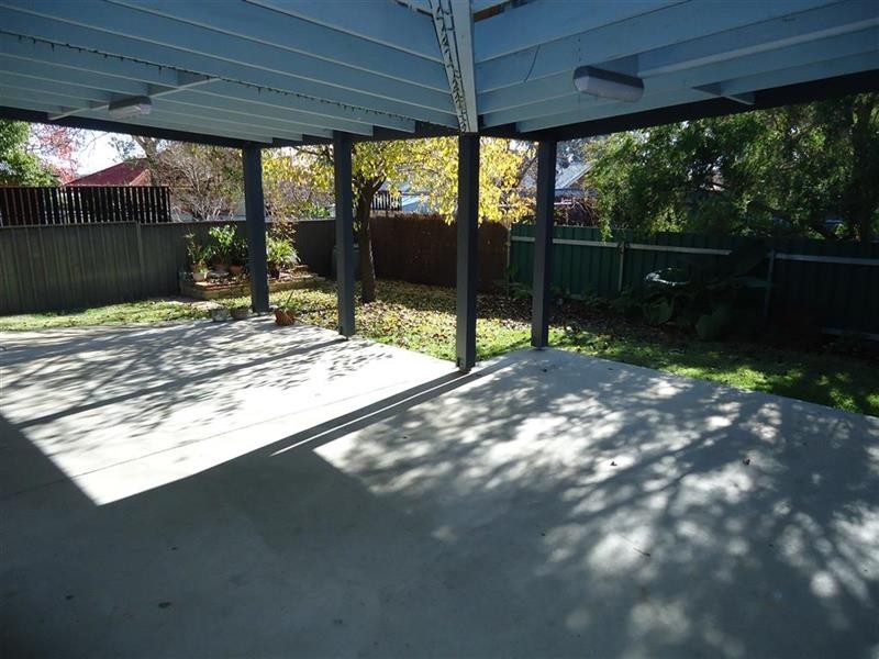 38 Mair St, Turvey Park NSW 2650