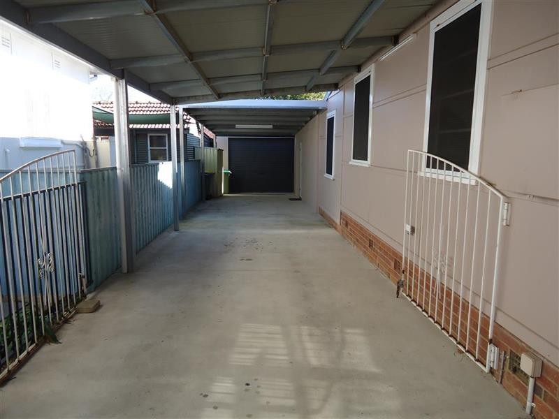 38 Mair St, Turvey Park NSW 2650