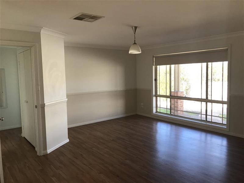 1/8 Malebo Pl, Tatton NSW 2650