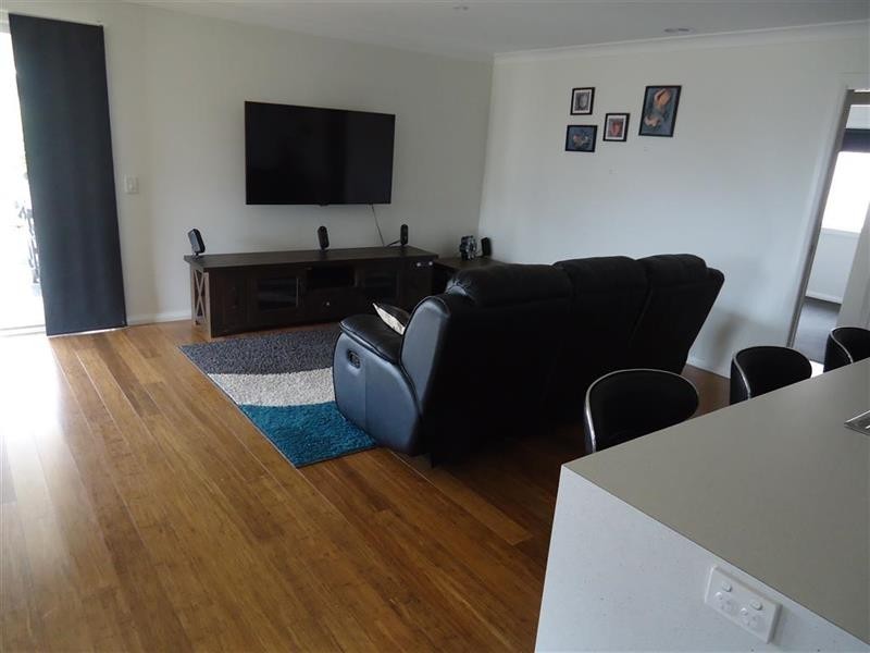 4 Preston Cres, Lloyd NSW 2650