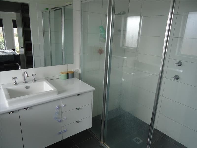 4 Preston Cres, Lloyd NSW 2650