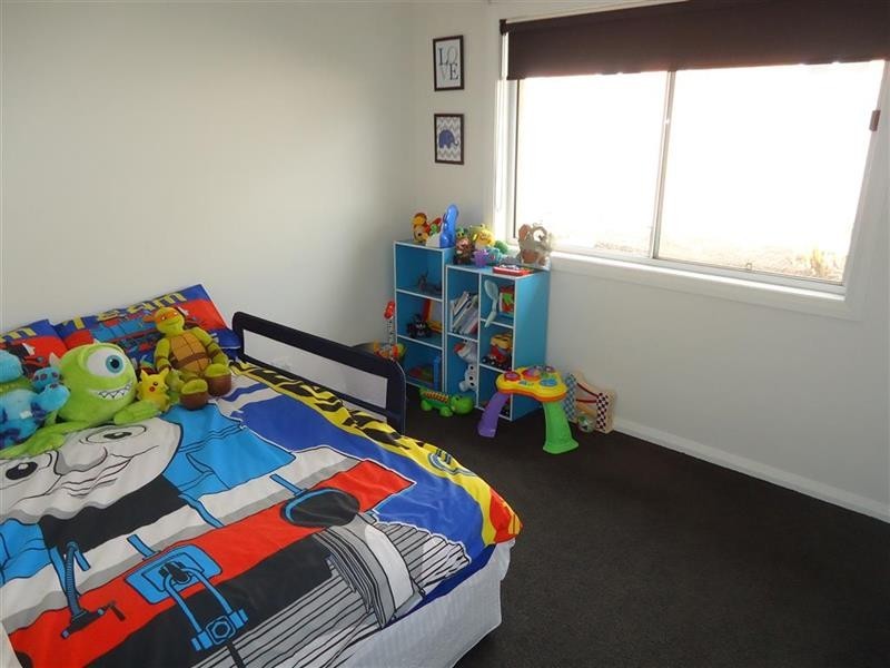 4 Preston Cres, Lloyd NSW 2650